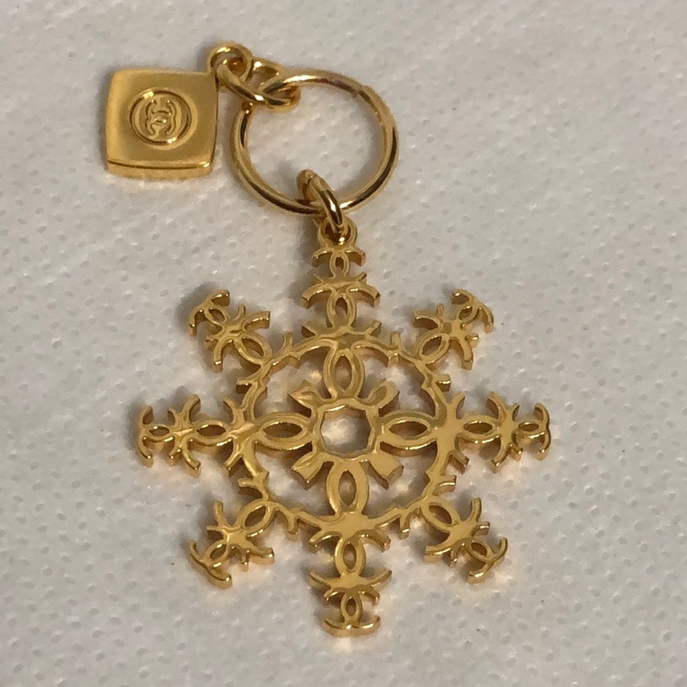 CHANEL Authentic Limited Edition 2024 Snowflake Charm